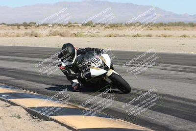 media/Nov-01-2025-CVMA (Sat) [[fc0f7531b8]]/Race 8-Supersport Middleweight/